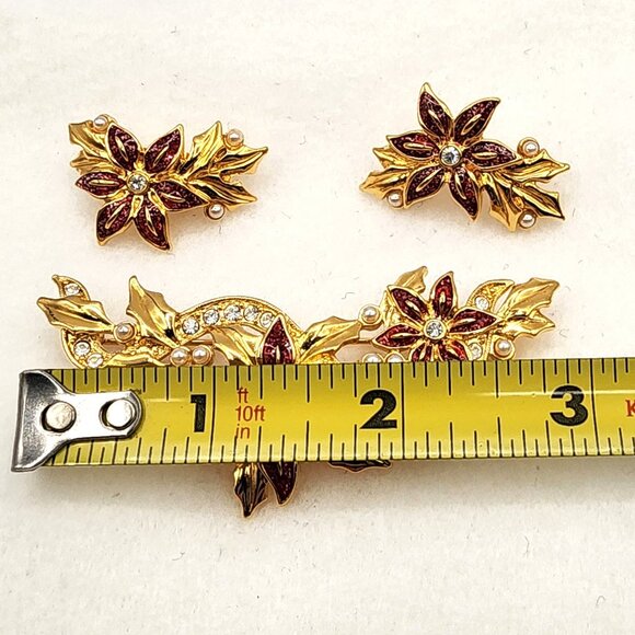 AVON Vtg. Poinsettias Brooch and Clip Earrings Set Festive Treasures Collection - Picture 6 of 7
